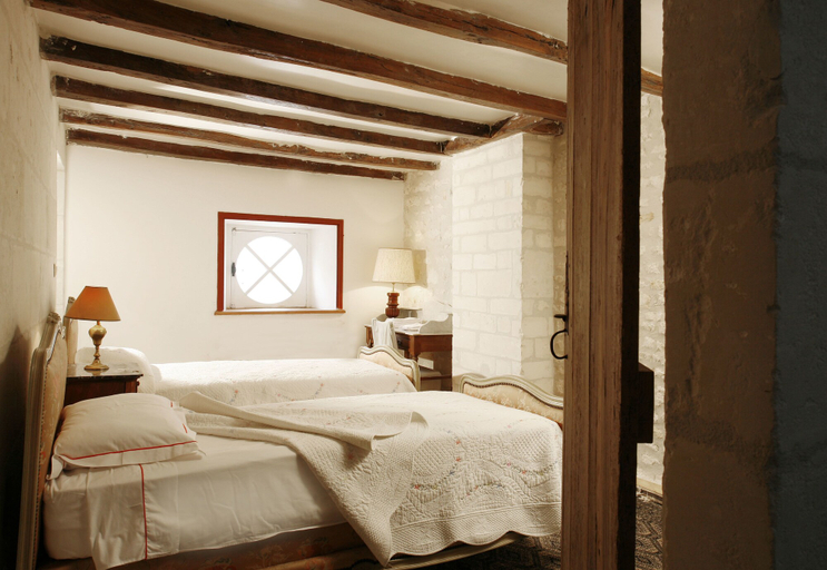 Bedroom 4, La Porte Rouge - The Red Door Inn Chambres d'Hotes, Charente-Maritime