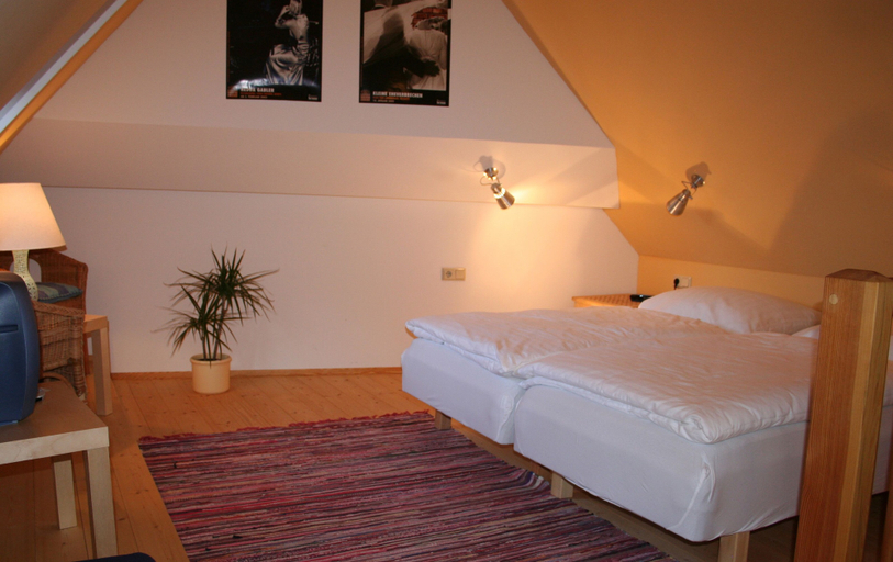 Bedroom 2, Gasthof Pörtnerhof Seßlach, Coburg