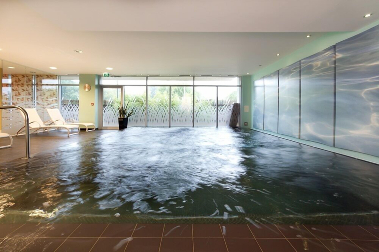 Sport & Beauty 2, Captains Club Hotel, Dorset