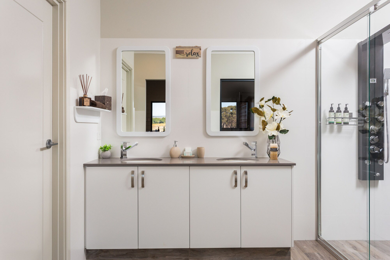 Bathroom 4, The Swan Valley Retreat, Swan