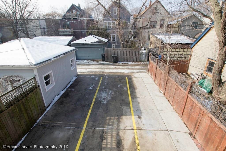 Others 4, New Modern Comfort in Wrigleyville w Parking, Cook