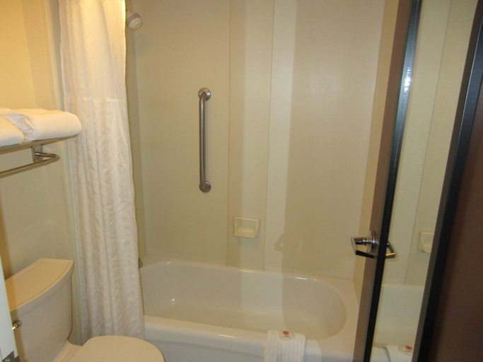 Bathroom 4, Hampton Inn Weston Ft. Lauderdale, Broward