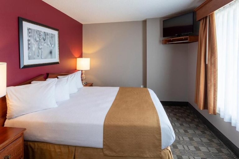 Bedroom 2, GrandStay Hotel & Suites, Story