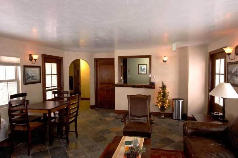Others 5, BackCountry Inn, San Miguel