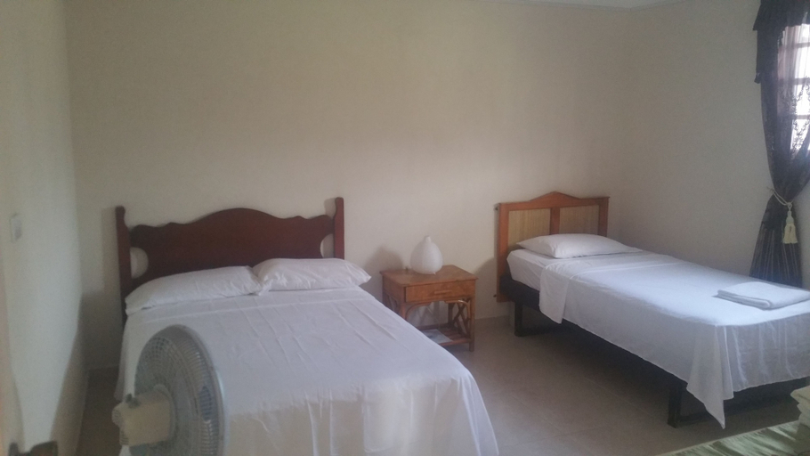 Bedroom 3, 3 Angels