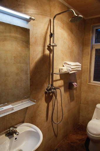 Bathroom 3, Leo Hostel, Beijing