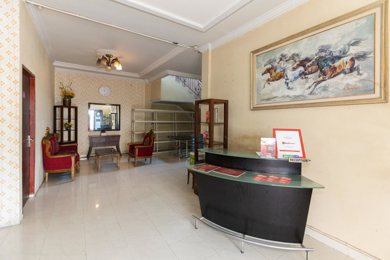 Public Area, RedDoorz @ Jalan Maengket Manado, Manado