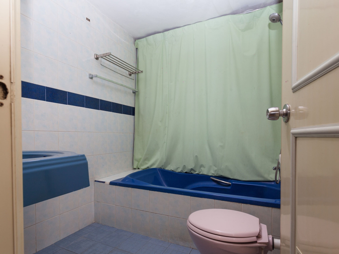 Bathroom 3, Hotel O T P Hotel, Manjung