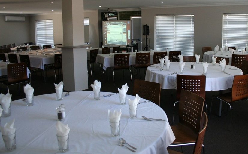 Food & Drinks 4, Drover's Motor Inn, Dalby, Dalby