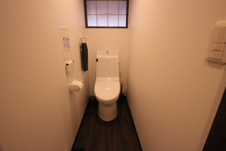 Bathroom 3, Hashibaan, Kanazawa