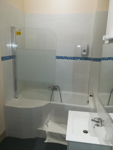 Bathroom 5, Hôtel Renova, Loire-Atlantique