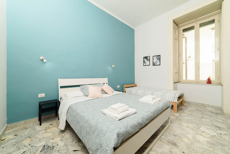 Bedroom 3, Sofia Rooms, Napoli