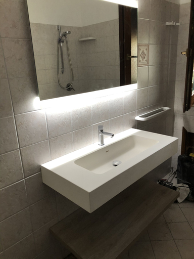 Bathroom 3, Hotel Oasi, Trapani