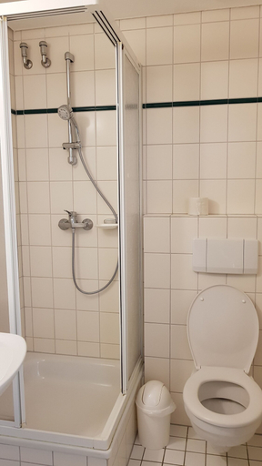Bathroom 4, Hotel Radau, Goslar