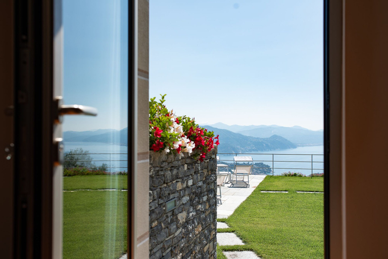 Exterior & Views 13