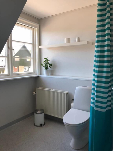 Bathroom 3, Nordby Kro, Samsø