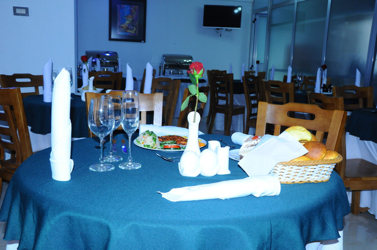 Food & Drinks 5, North Addis Hotel, Addis Abeba