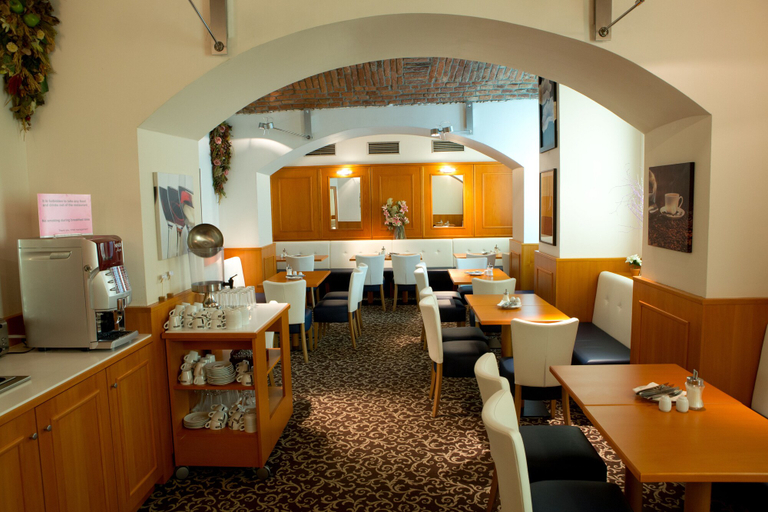 Food & Drinks 4, Hotel Máchova, Praha 2