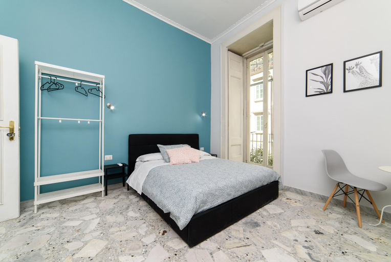 Bedroom 4, Sofia Rooms, Napoli