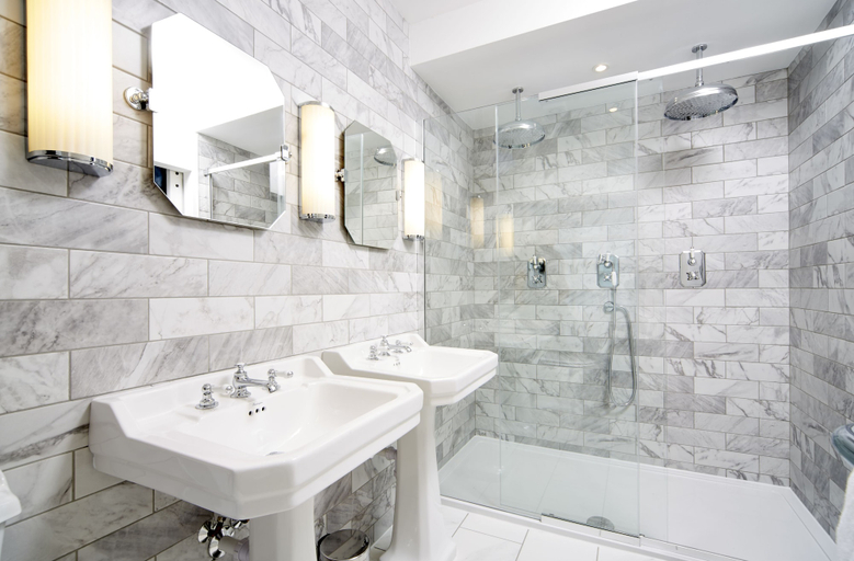 Bathroom 3, The Fox and Coney Inn, East Riding of Yorkshire