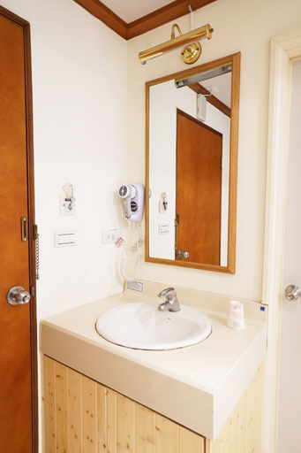 Bathroom 4, Xanadu Hostel, Taoyuan