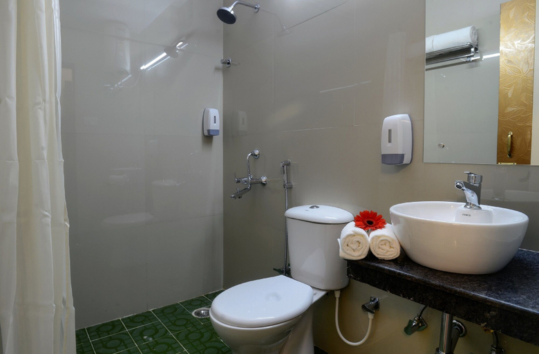 Bathroom 3, TreeHouse Neptune Inn, North Goa