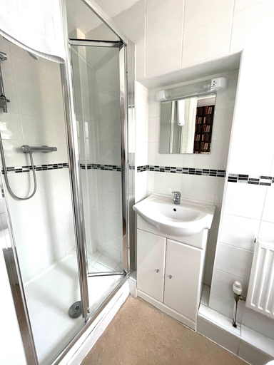 Bathroom 4, The Crown And Cushion, Slough