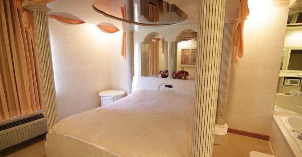 Bedroom 3, Magnolia Inn And Suites, Desoto