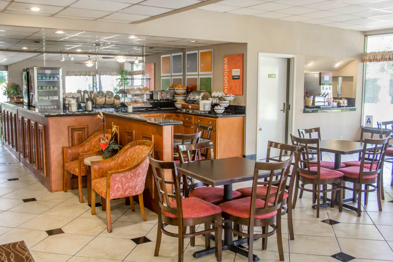 Food & Drinks 5, Quality Inn Riverside near UCR and Downtown, Riverside