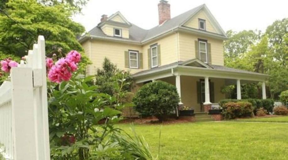 Dailey Renewal Retreat Bed & Breakfast, Guilford
