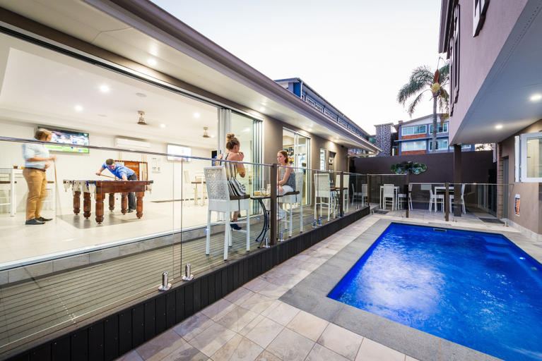 Sport & Beauty 2, Athena Motel Apartments, Toowoomba - Central