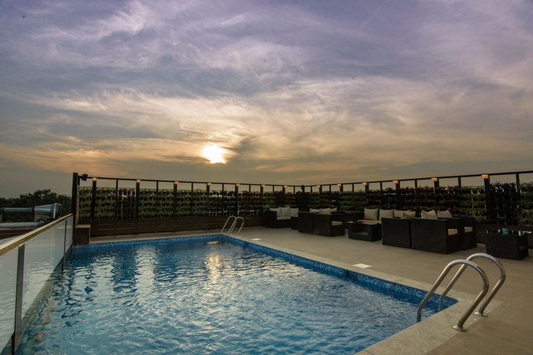 Sport & Beauty 2, Roopa Elite, Mysore