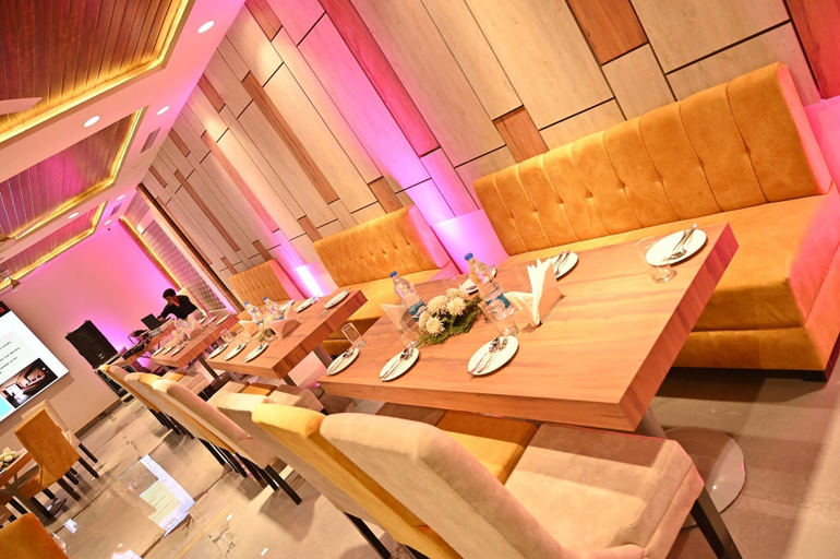 Food & Drinks 5, Hotel Aakriti Clarks Inn Express, Bareilly