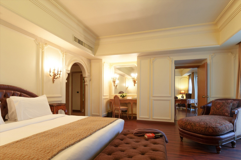 Bedroom 4, Le Commodore, Beirut