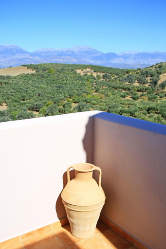 Others 5, Villa Myrsini, Faistos