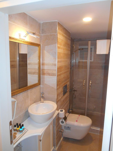 Bathroom 5, Hotel 1453, Fatih