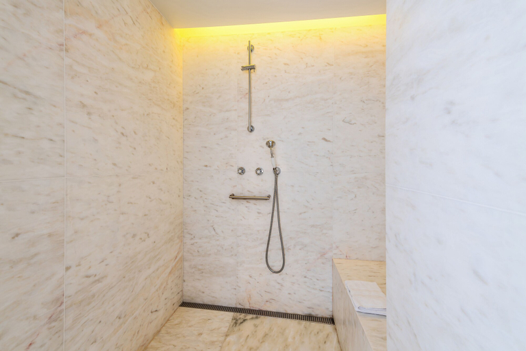 Bathroom 5, Lisboa Pessoa Hotel, Lisbon