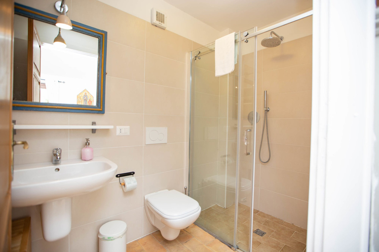 Bathroom 4, Casa Rosa, Perugia