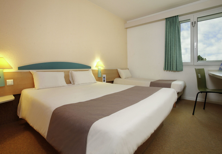 Bedroom 3, ibis Egletons, Corrèze