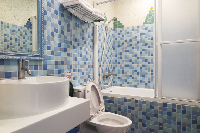 Bathroom 3, Shin Shin Hotel, Pingtung