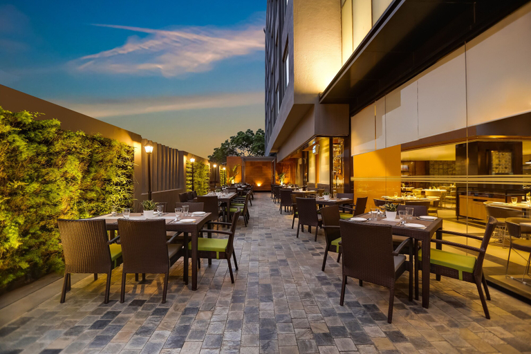 Food & Drinks 5, Lemon Tree Hotel Viman Nagar Pune, Pune