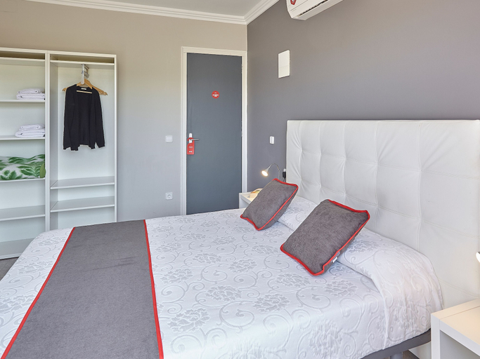Bedroom 2, Hostal Mas Ferrer, Girona