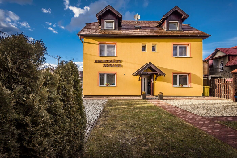 Exterior & Views 2, Apartmány DREAMS, Ružomberok