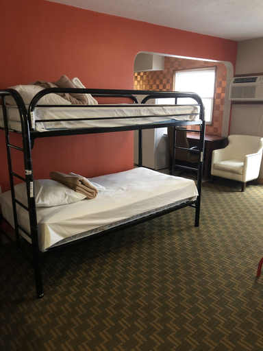 Bedroom 4, Downtown Value Inn, Multnomah