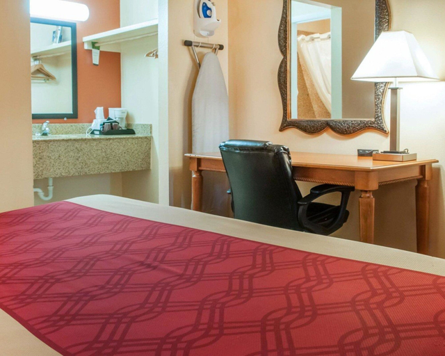 Bedroom 3, Econo Lodge Hobbs, Lea