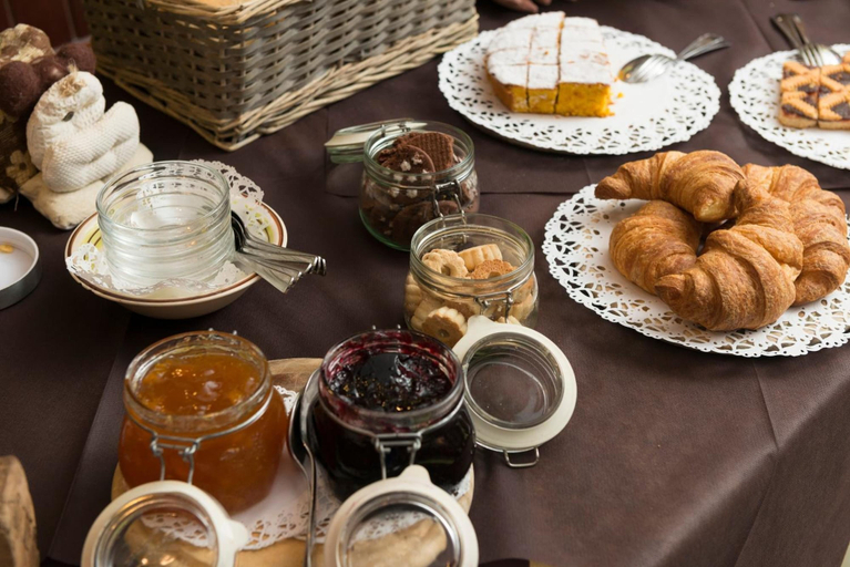Food & Drinks 5, Armanac De Toubie, Aosta