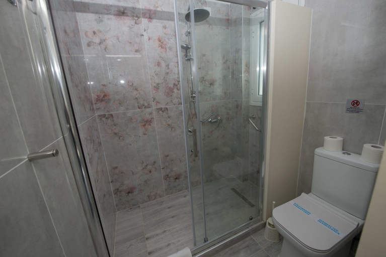 Bathroom 4, Amour Holiday Resort, Ionian Islands