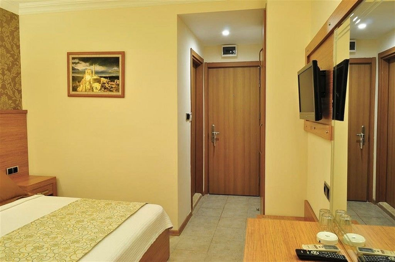 Bedroom 5, Assos Park Hotel, Ayvacık