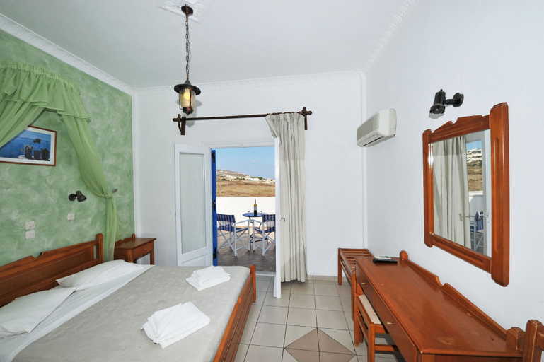 Bedroom 4, Hotel Olympia, South Aegean