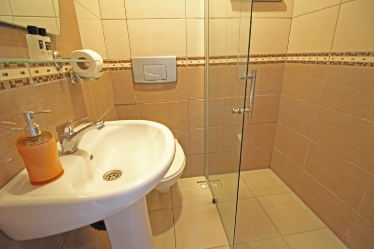 Bathroom 2, Hambarli Otel, Bozcaada